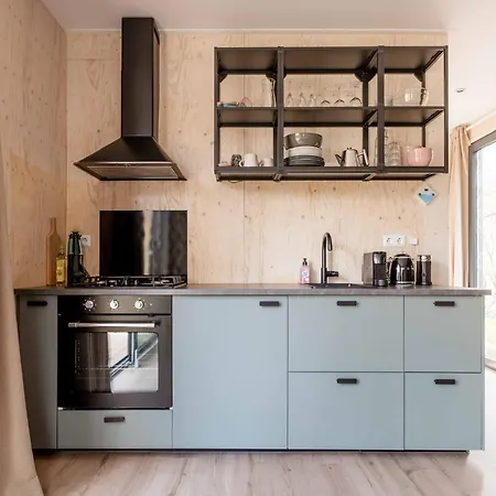 Dom wakacyjny Ultiem Ontspannen In Luxe En Design Ingericht Tiny House Onyx In Bosrijke Omgeving